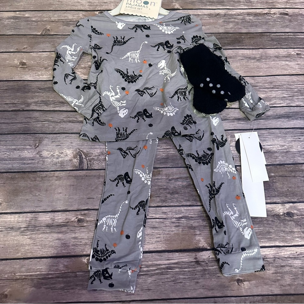 Rabbit moon dino Halloween pajamas 2t nwt